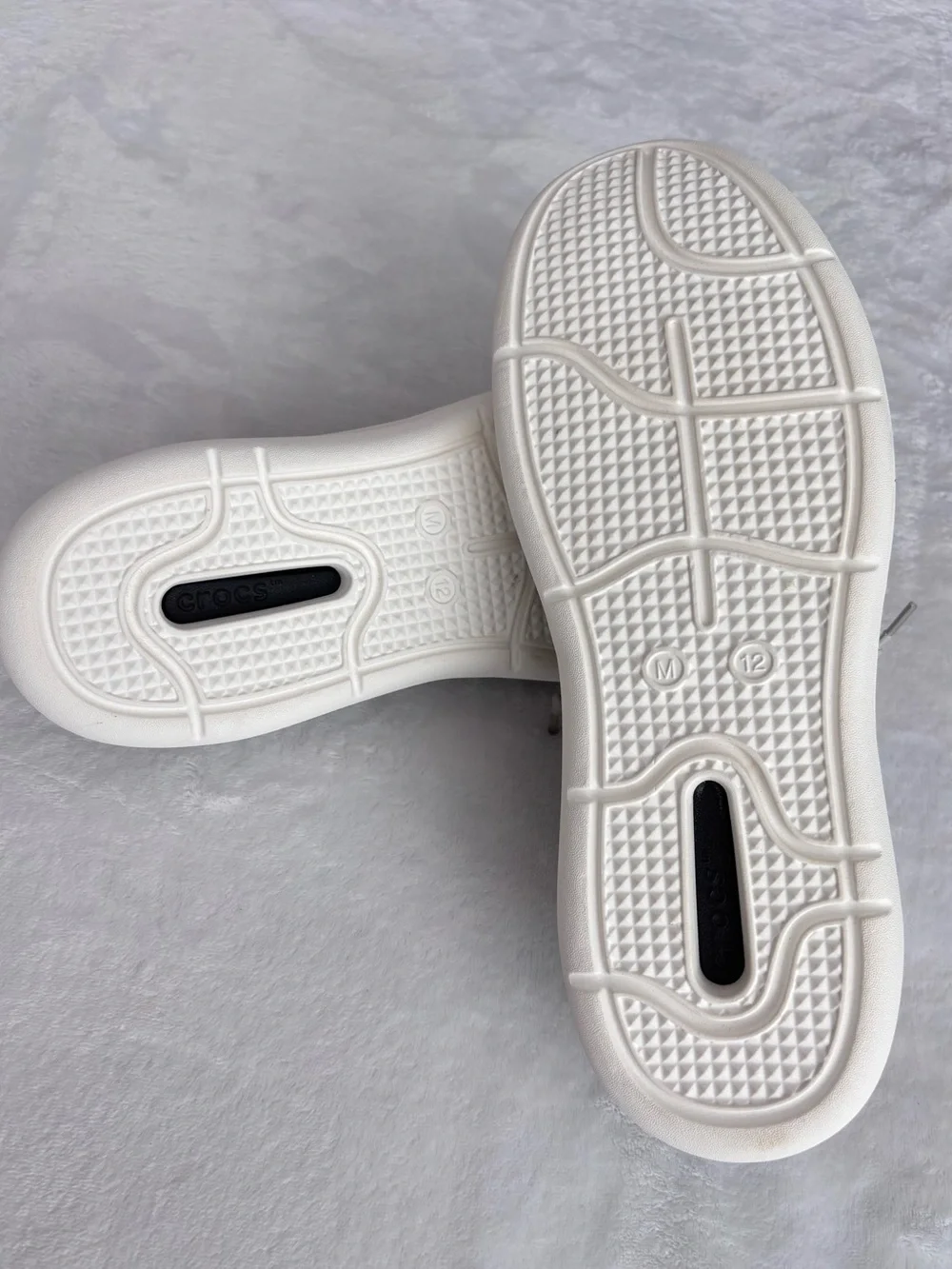 CROCS Men's InMotion LiteRide Gray & White Pacer Lace-Up Sneakers--NEW--12
